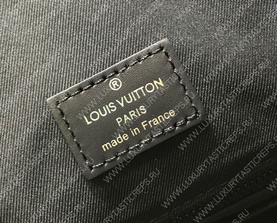 l**is V*t*n christopher pm black m43735