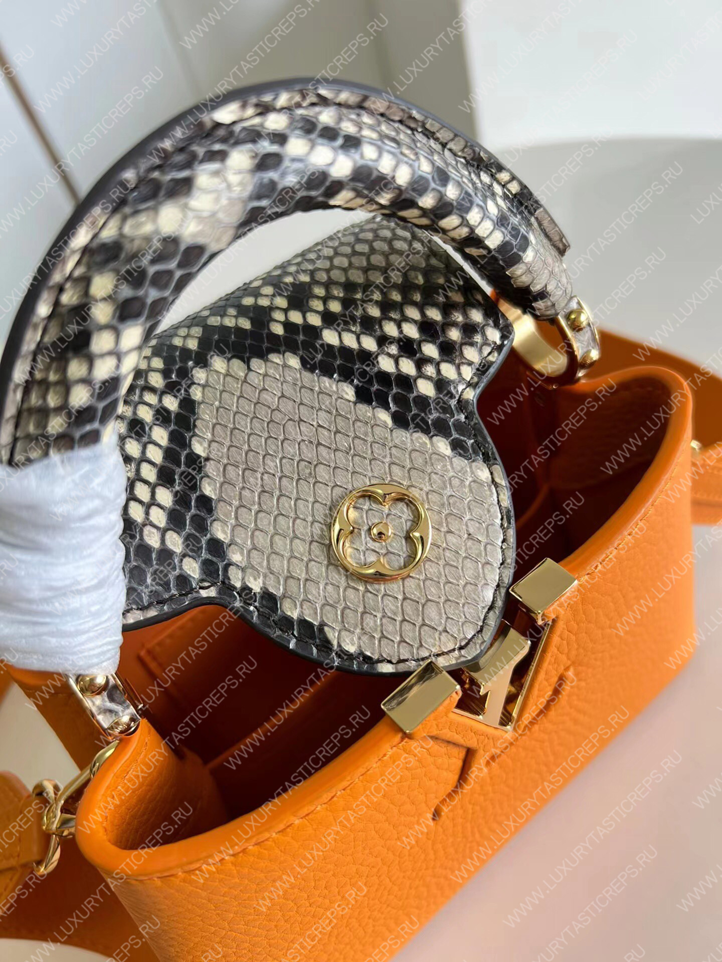 l**is V*t*n capucines mini topaze imperiale orange n81210 style: n81210