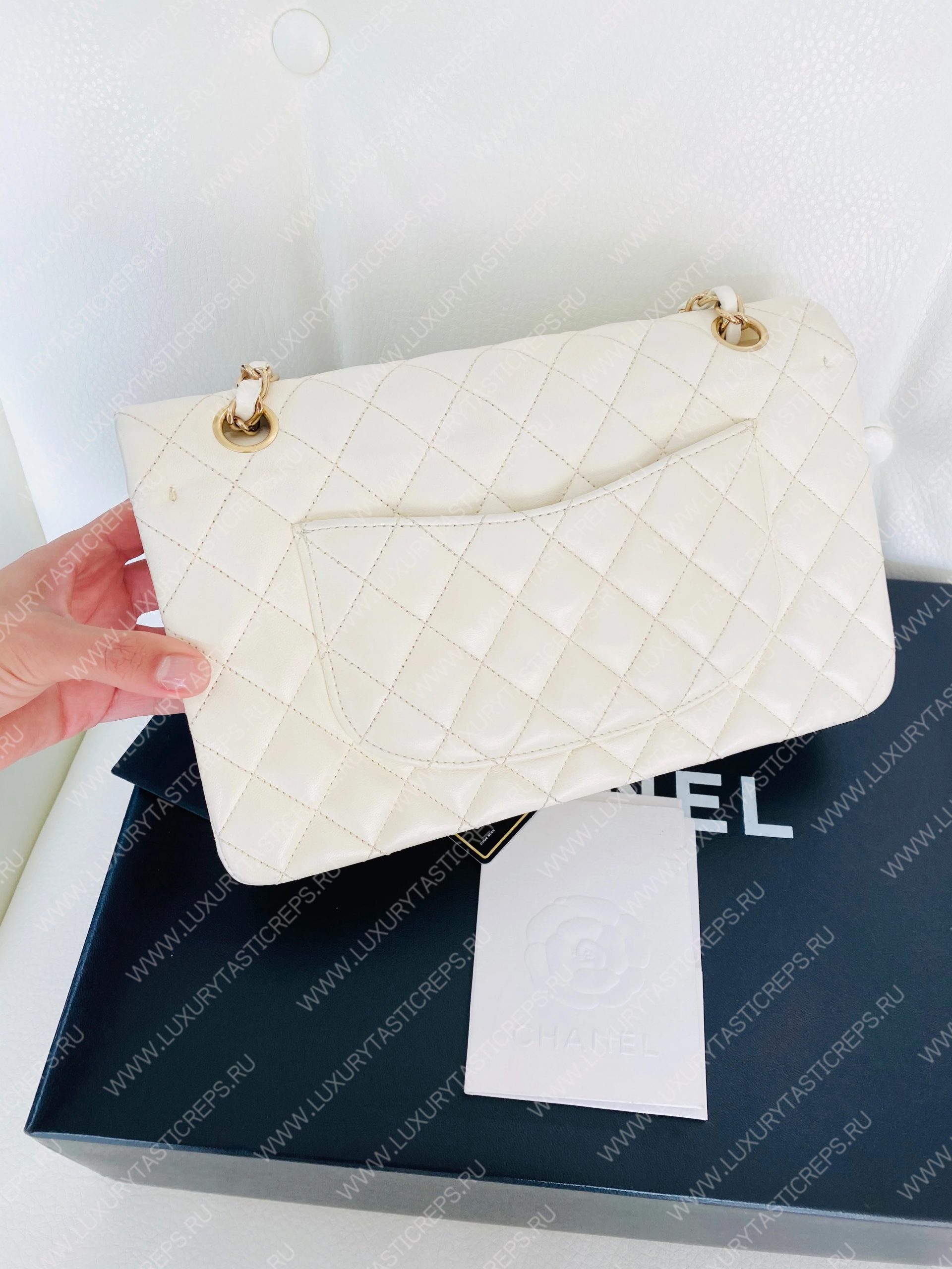 Ch*el classic flap bag white a58600