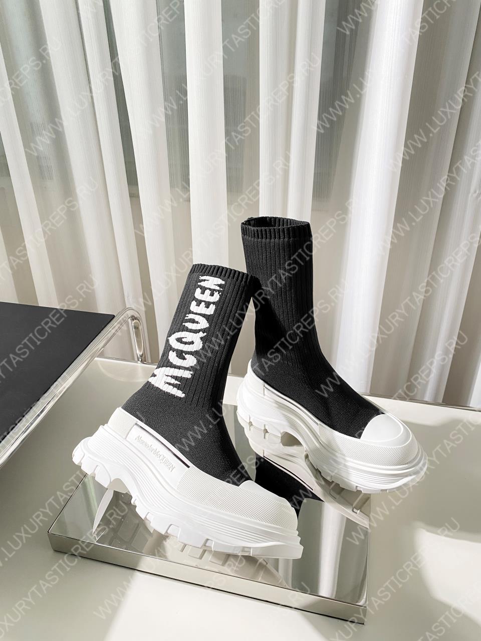 ALEXANDER MCQUEEN GRAFFITI KNIT TREAD SLICK BOOT BLACK AMD WHITE 705671W4TV19787
