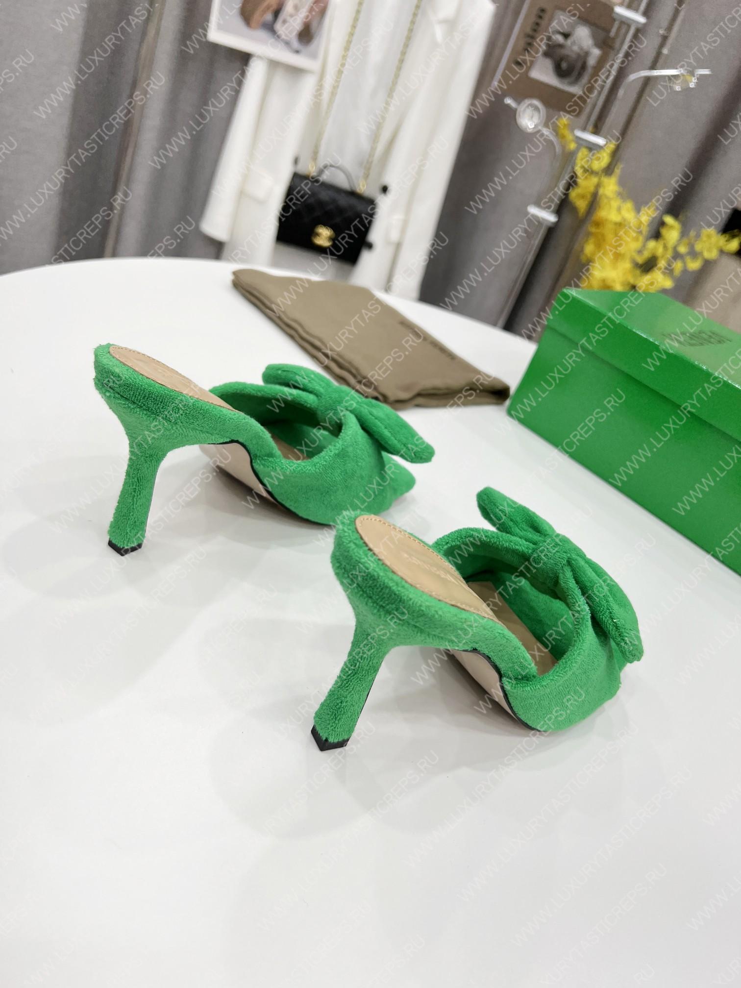 bo*te*ga Ve*ne*ta bow detailed heeled slides green 690025v
