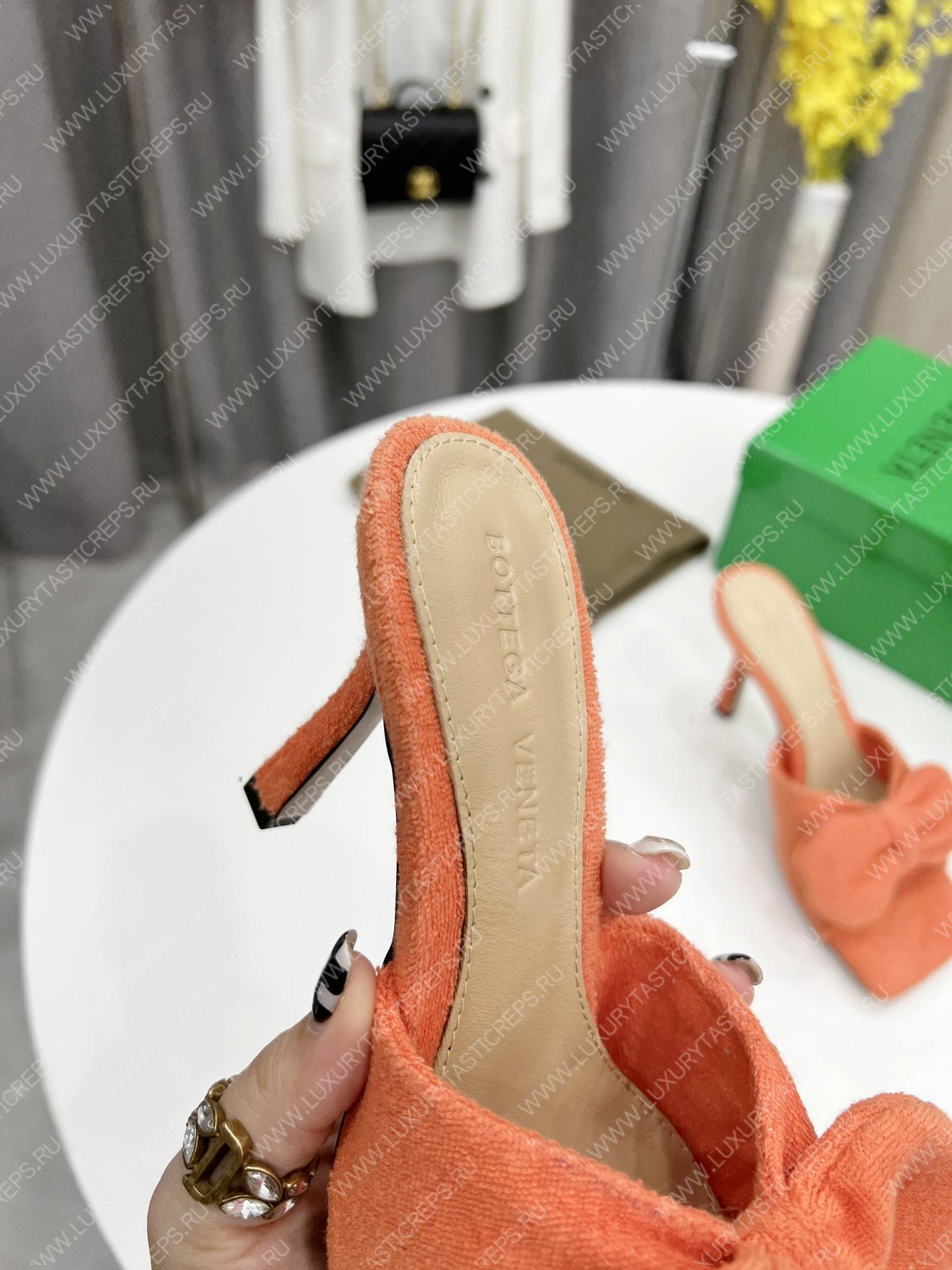 bo*te*ga Ve*ne*ta bow detailed heeled slides orange 690025v