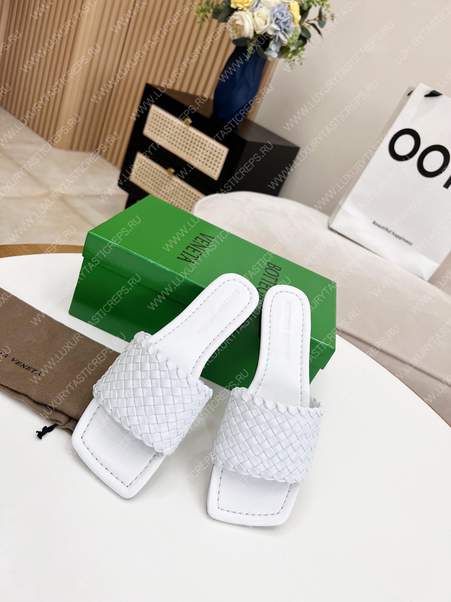 bo*te*ga Ve*ne*ta dot wave flat sandals white 708880v