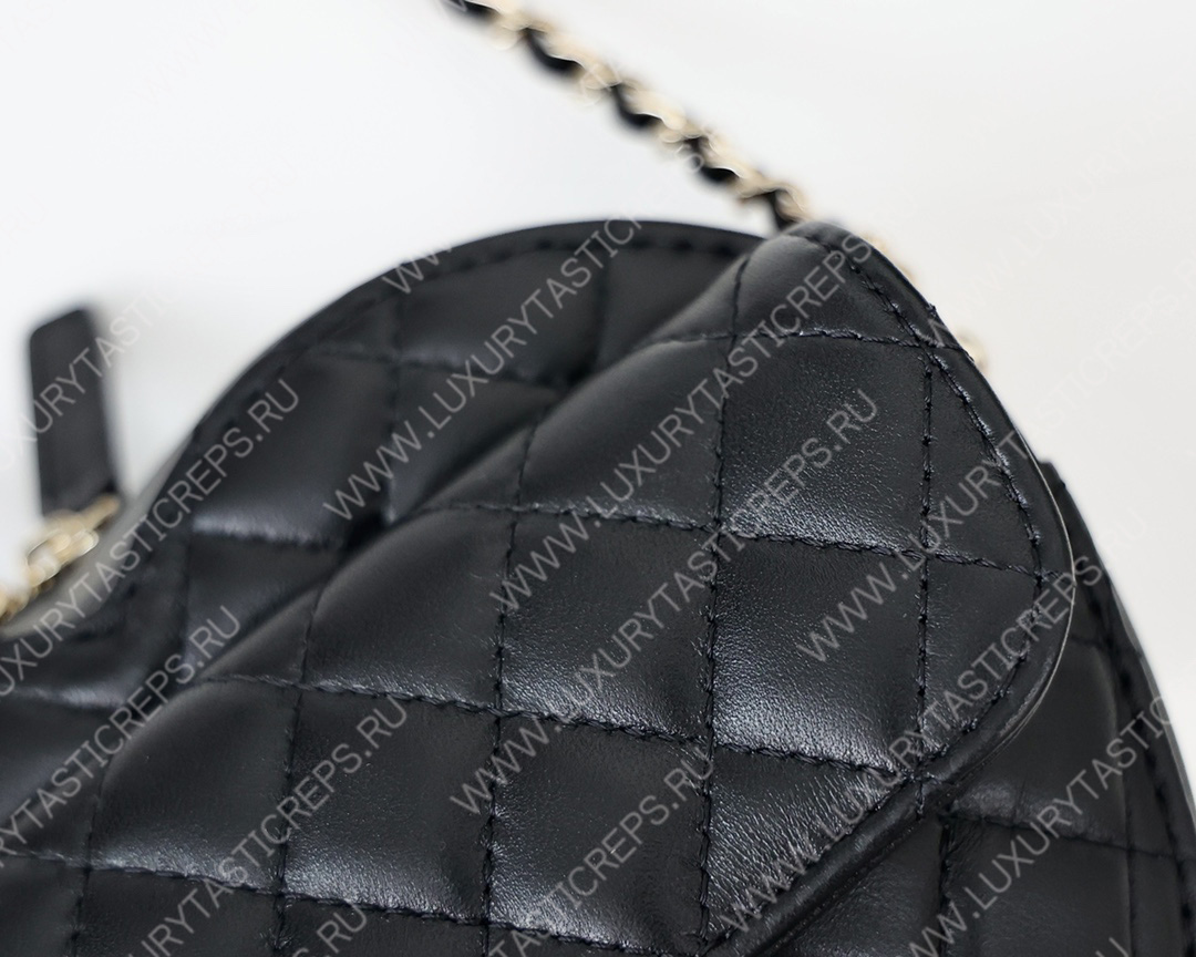 Ch*el cc heart clutch 22s black as3191