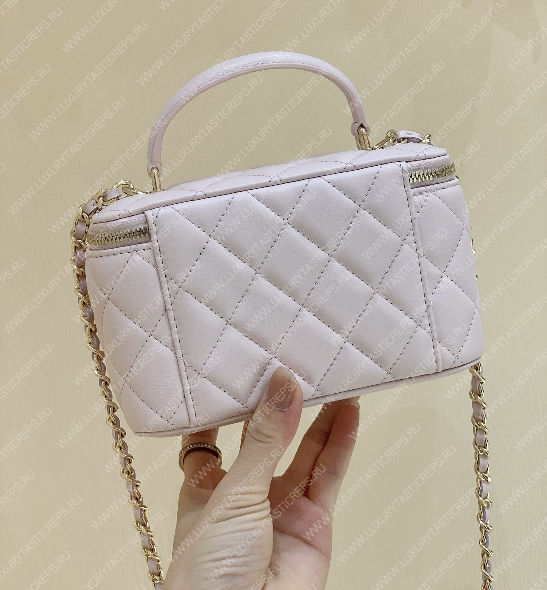 Ch*el long vanity case pink ap2199