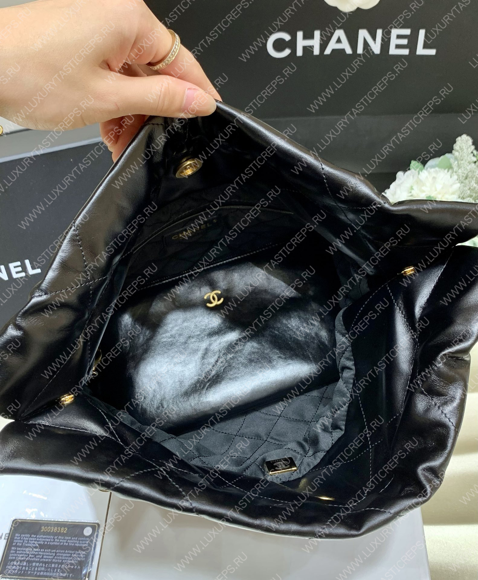 Ch*el 22 handbag black as3260
