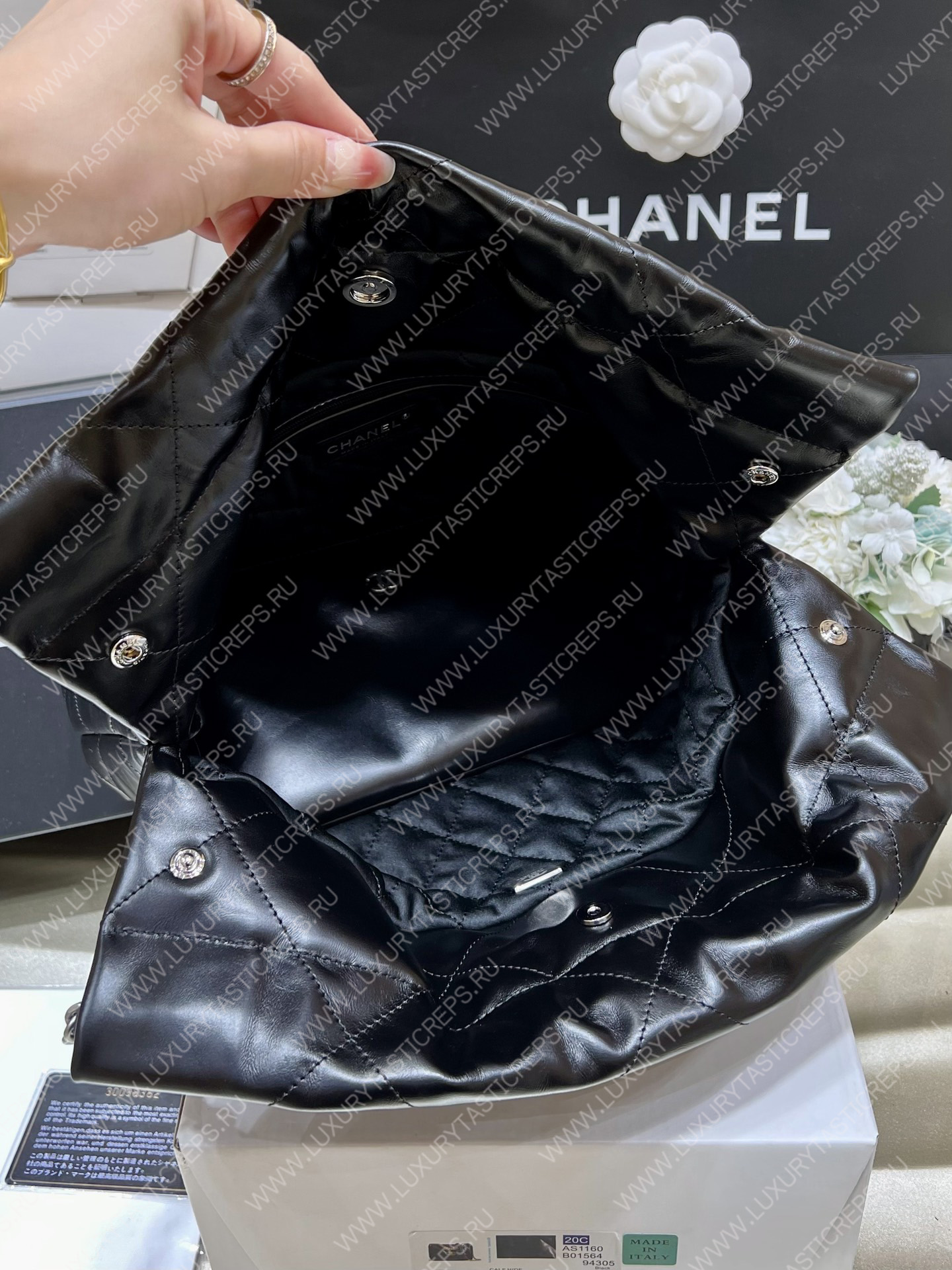 Ch*el 22 handbag black as3260