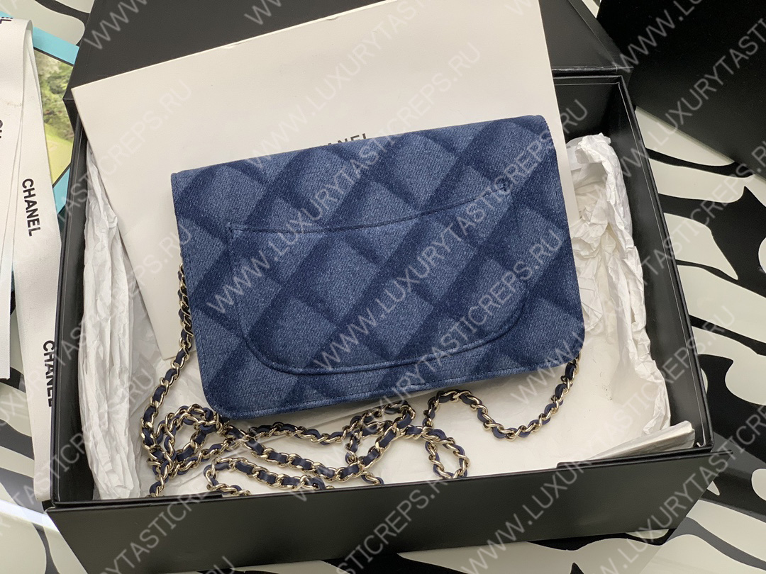 Ch*el classic wallet on chain blue ap0250
