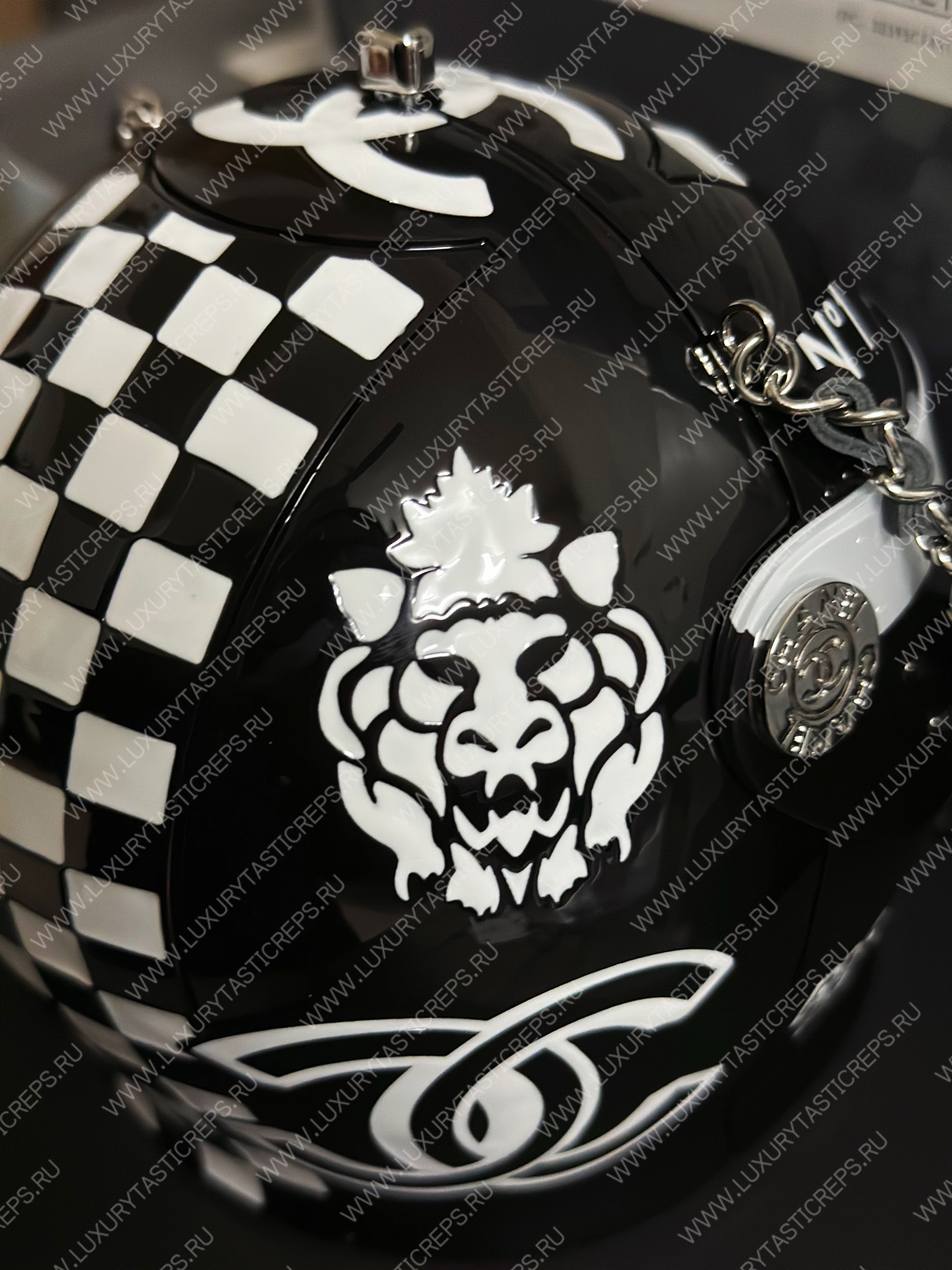 Ch*el helmet minaudiere black & white as3774