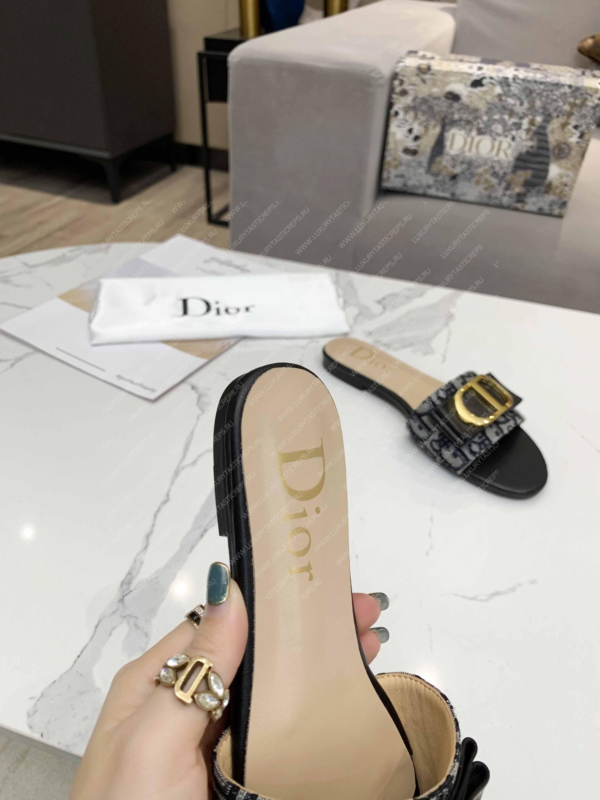 D*or slide grey kcq266vea