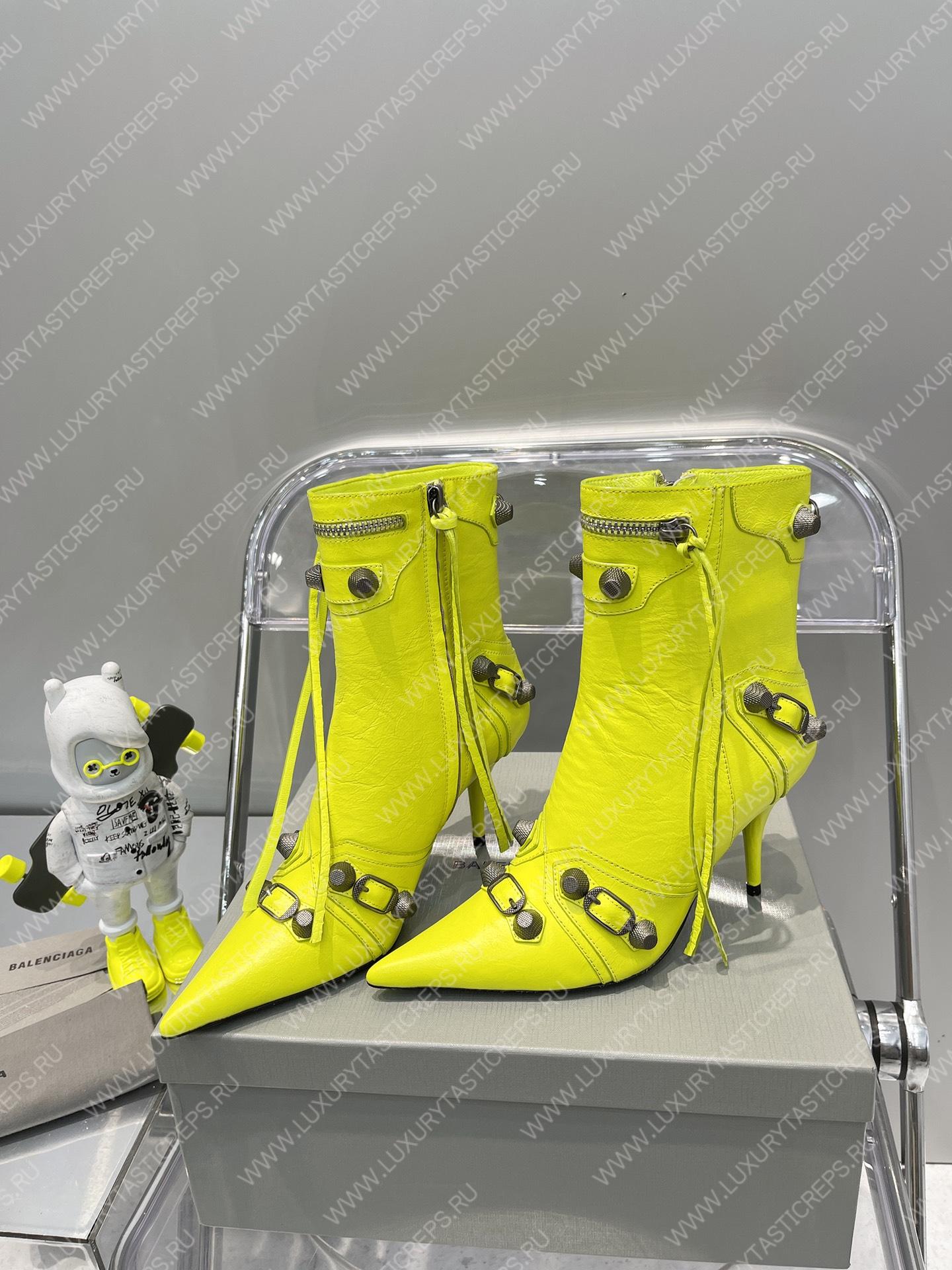 Ba*len*cia*ga women’s cagole 90mm bootie yellow 694379wa