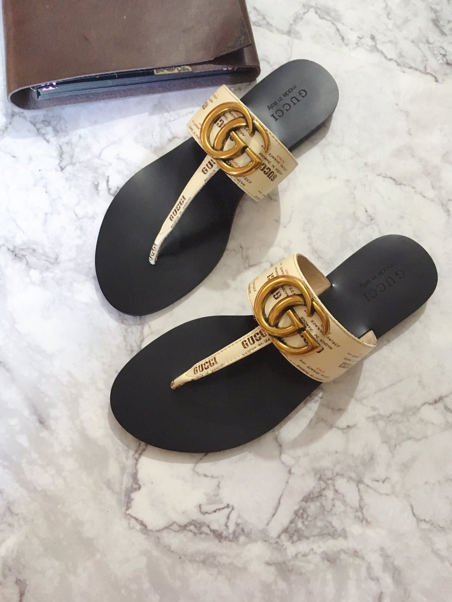 G*u*i marmont leather sandal white ‎612138