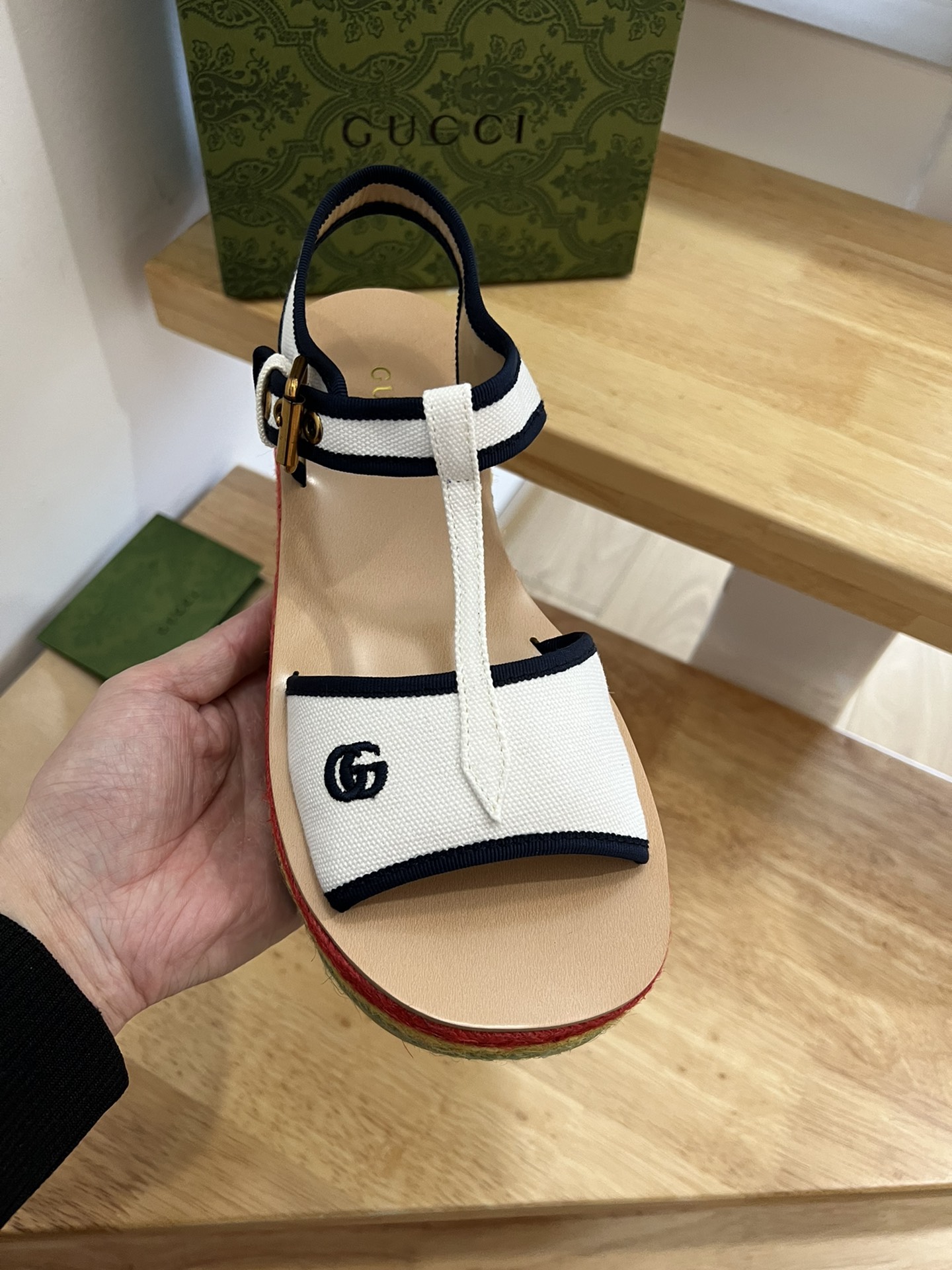 G*u*i women’s platform sandals white 678040