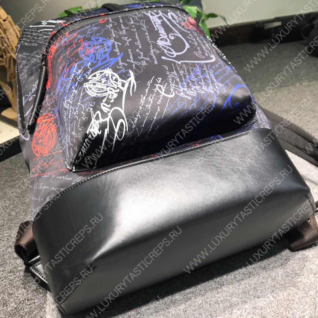 Berluti. Volume背包样式Scritto防撕裂尼龙 底部采用头层牛皮 防水表面处理(包括防水拉链)黑色尼龙衬里。手提式:一个提手